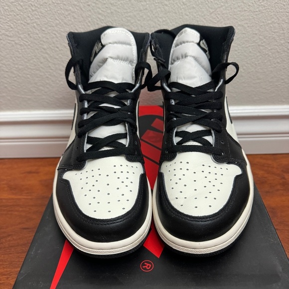 Jordan 1 Retro High Dark Mocha Size 10.5 - Picture 3 of 8